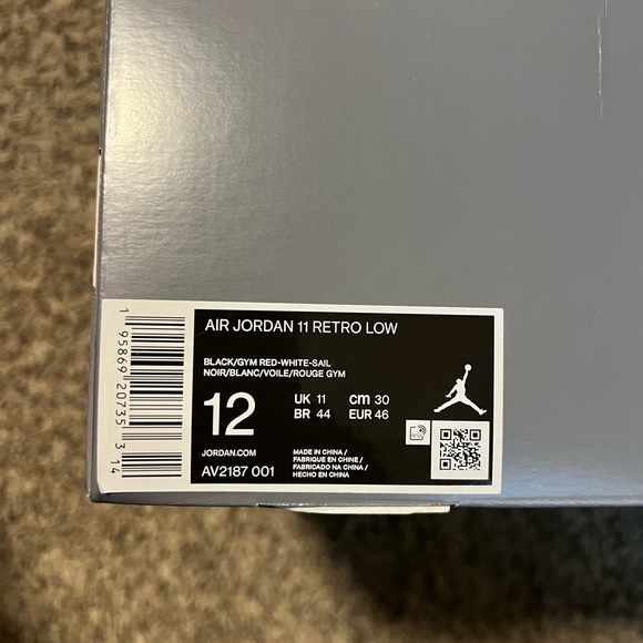 Jordan 11  72-10 low - Picture 3 of 4